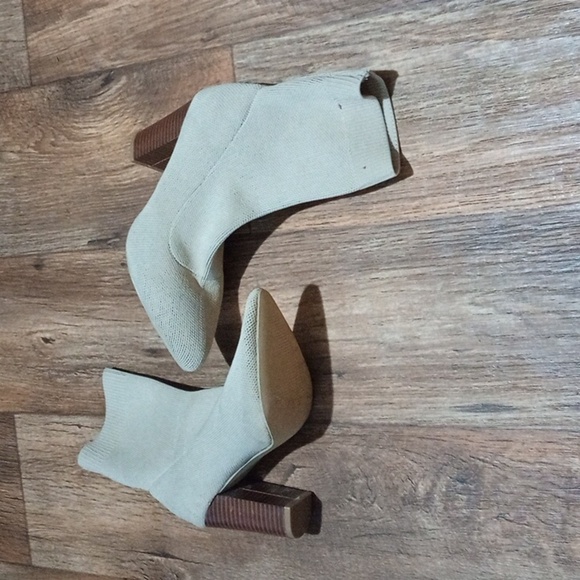 Cucco-o Shoes - Cream Heeled Boots with Pointed Toe and Block Heel